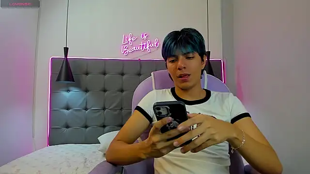 Snapshot of CodyTaylor_ chatting on December 16, 2025, 12:43 pm CodyTaylor online show from December 16, 2025, 12:43 pm