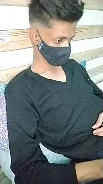 xoupleaura online show from December 19, 2025, 2:24 pm