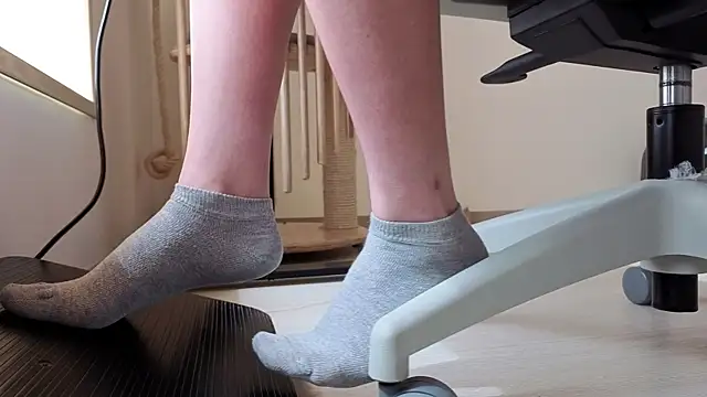 Feetbeth online show from February 18, 2026, 7:21 pm