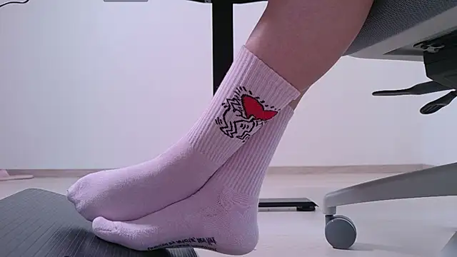 Feetbeth online show from May 18, 2026, 9:42 pm