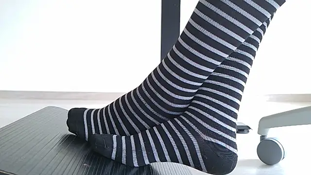 Feetbeth online show from May 28, 2026, 3:53 pm