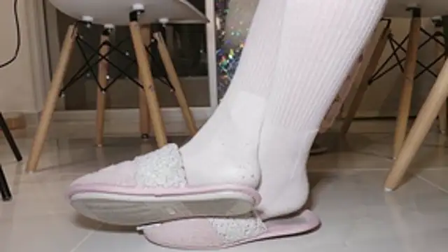 Snapshot of Feetbeth chatting on June 21, 2026, 7:00 am Feetbeth online show from June 21, 2026, 7:00 am