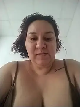 Snapshot of sharon_G chatting on June 1, 2026, 6:09 pm sharon G online show from June 1, 2026, 6:09 pm