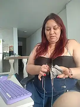 Snapshot of sharon_G chatting on July 31, 2026, 6:40 pm sharon G online show from July 31, 2026, 6:40 pm