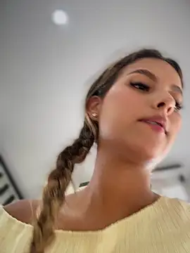 Snapshot of Valeria-escobar chatting on July 28, 2026, 4:39 pm Valeria-escobar online show from July 28, 2026, 4:39 pm