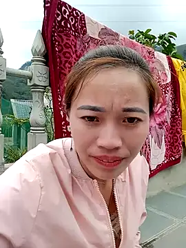 little-effy online show from February 3, 2026, 6:22 am