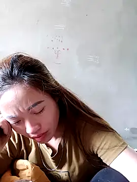 little-effy online show from April 23, 2026, 5:52 am