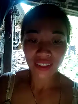 Snapshot of little-effy chatting on May 14, 2026, 11:17 am little-effy online show from May 14, 2026, 11:17 am