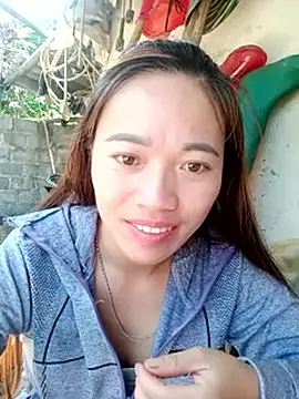 Snapshot of little-effy chatting on May 16, 2026, 2:19 am little-effy online show from May 16, 2026, 2:19 am