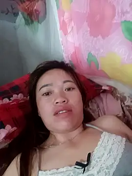 Snapshot of little-effy chatting on May 23, 2026, 8:46 pm little-effy online show from May 23, 2026, 8:46 pm