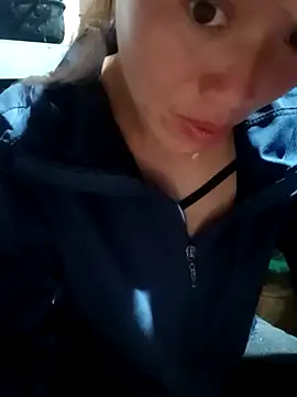 Snapshot of little-effy chatting on June 7, 2026, 11:36 am little-effy online show from June 7, 2026, 11:36 am
