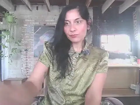 Snapshot of DommeVioleta chatting on June 11, 2026, 5:33 pm DommeVioleta online show from June 11, 2026, 5:33 pm