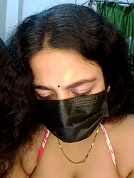 nosrat014 online show from May 1, 2026, 10:47 pm