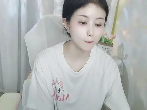 Snapshot of Fish_136 chatting on July 16, 2026, 12:55 pm Fish 136 online show from July 16, 2026, 12:55 pm