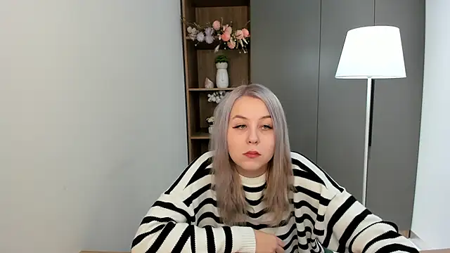 Snapshot of PorshaEicke chatting on December 16, 2025, 3:11 am PorshaEicke online show from December 16, 2025, 3:11 am