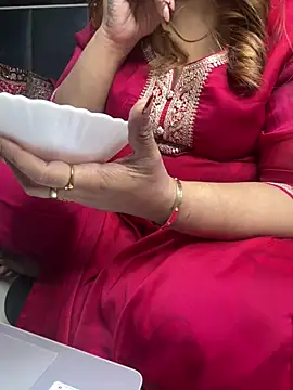 butterflyslay online show from February 2, 2026, 4:17 pm