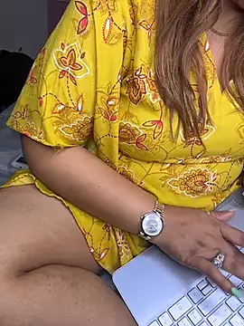 butterflyslay online show from March 11, 2026, 1:55 am