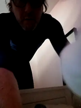 Olivassl22 online show from March 12, 2026, 9:43 pm