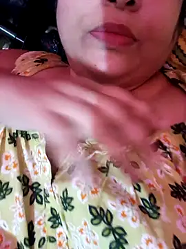 Snapshot of peu8 chatting on February 9, 2026, 6:01 pm peu8 online show from February 9, 2026, 6:01 pm