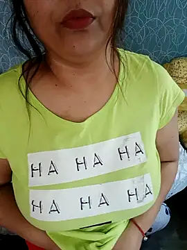 Snapshot of peu8 chatting on February 14, 2026, 7:27 am peu8 online show from February 14, 2026, 7:27 am