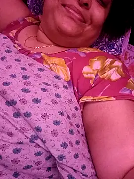 Snapshot of peu8 chatting on February 15, 2026, 6:04 pm peu8 online show from February 15, 2026, 6:04 pm