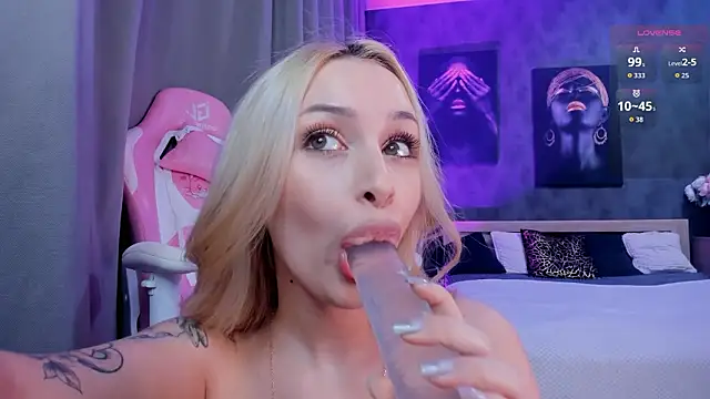 LanaMiracle online show from February 3, 2026, 6:40 am