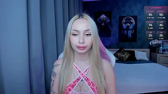 LanaMiracle online show from February 5, 2026, 3:55 am