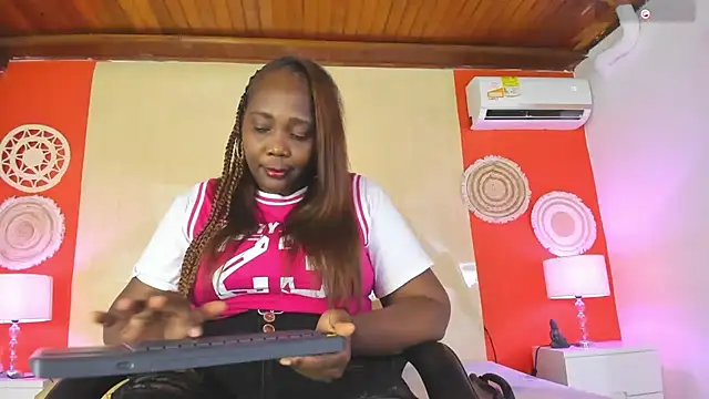 Snapshot of NikollSalas chatting on June 23, 2026, 12:47 pm NikollSalas online show from June 23, 2026, 12:47 pm