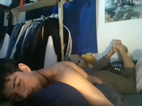 isalexhot online show from April 28, 2026, 5:23 am