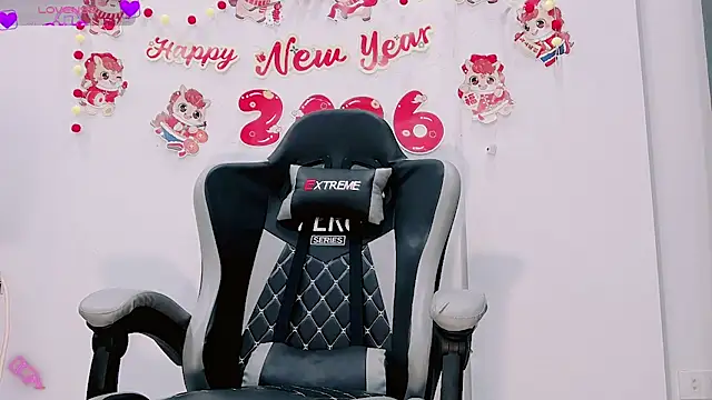 Snapshot of mia_eeeee chatting on February 27, 2026, 1:55 pm mia eeeee online show from February 27, 2026, 1:55 pm