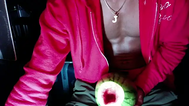 Snapshot of ISLANDBANANA1 chatting on December 15, 2025, 7:01 am ISLANDBANANA1 online show from December 15, 2025, 7:01 am