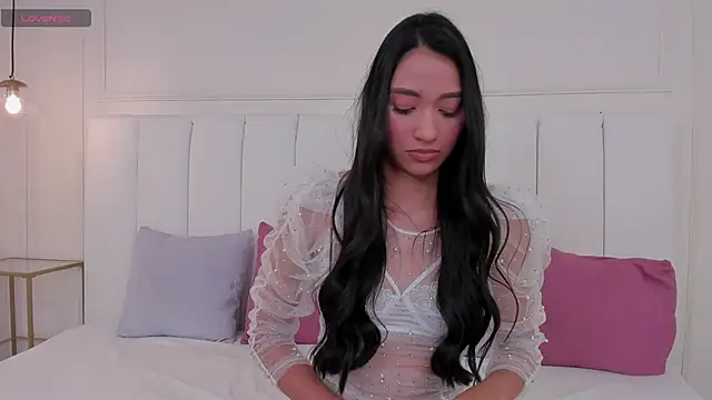 Snapshot of barbara_noa chatting on December 17, 2025, 9:54 pm barbara noa online show from December 17, 2025, 9:54 pm