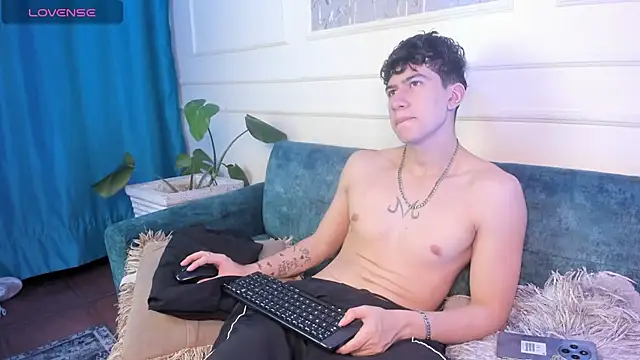 Criss Adams online show from March 15, 2026, 2:28 am