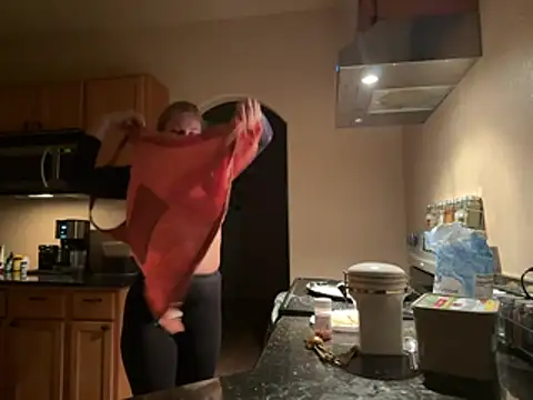 PeachWife online show from March 18, 2026, 2:47 am