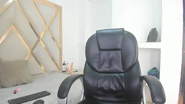 Selenaasm online show from February 14, 2026, 9:22 pm