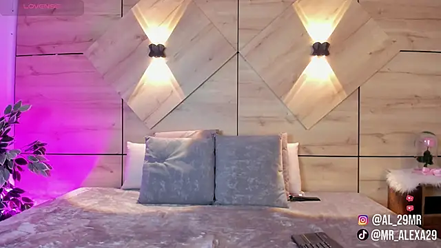 sussan fox  online show from February 28, 2026, 7:48 pm