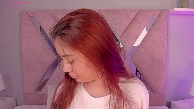 Amelia Saenz  online show from June 15, 2026, 7:27 pm