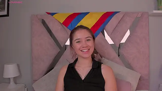 Amelia Saenz  online show from June 20, 2026, 1:36 pm