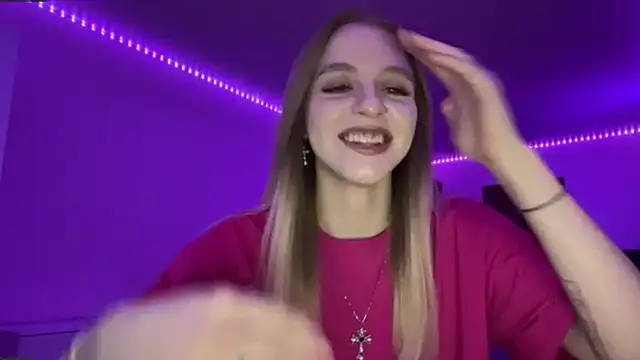 Snapshot of AzoticBasics chatting on December 14, 2025, 1:16 pm AzoticBasics online show from December 14, 2025, 1:16 pm