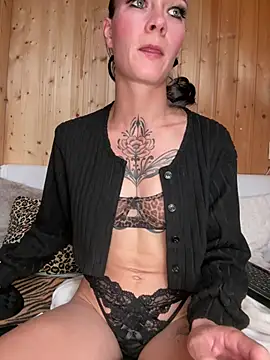 dein traumchen online show from June 10, 2026, 4:17 pm