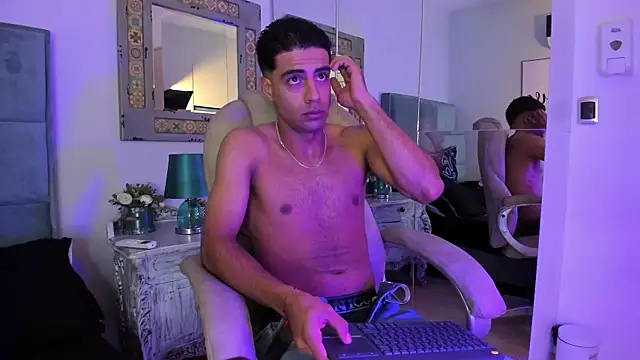 Snapshot of Lincon_Casttan chatting on December 16, 2025, 11:15 am Lincon Casttan online show from December 16, 2025, 11:15 am