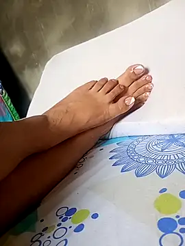 Snapshot of Aleinad16 chatting on December 18, 2025, 8:37 pm Aleinad16 online show from December 18, 2025, 8:37 pm