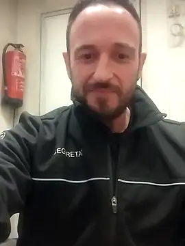 Snapshot of Tonybp84 chatting on December 18, 2025, 1:55 am Tonybp84 online show from December 18, 2025, 1:55 am