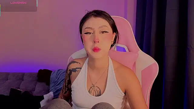 sharonbone online show from August 3, 2026, 1:04 am