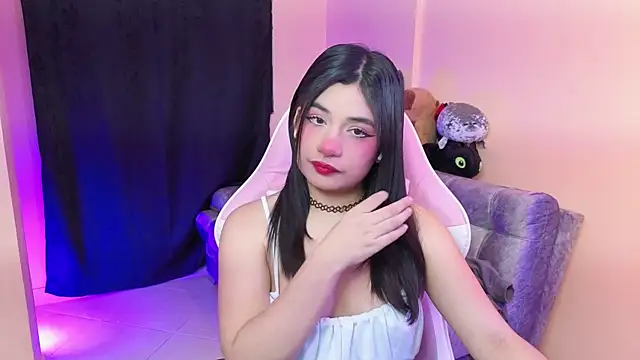 bonnieTaylor1 online show from January 12, 2026, 4:18 am