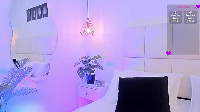  Stephany lee online show from April 24, 2026, 5:43 am