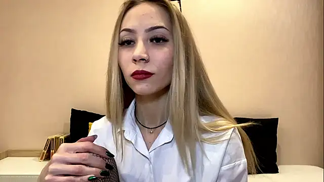 Snapshot of sun_under_skyy chatting on December 17, 2025, 9:15 am sun under skyy online show from December 17, 2025, 9:15 am