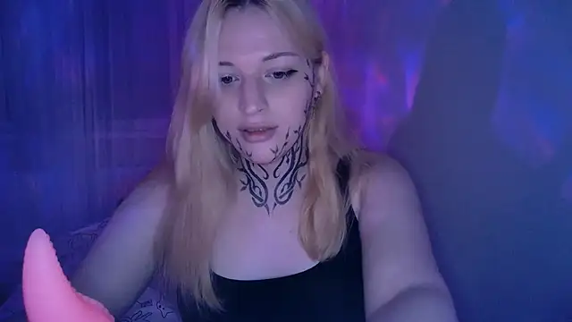 Snapshot of AlexaLaRose2 chatting on December 14, 2025, 9:19 pm AlexaLaRose2 online show from December 14, 2025, 9:19 pm