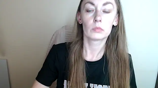 LiaSeass  online show from June 10, 2026, 12:15 pm