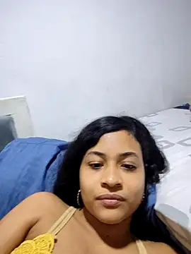 DAFNNEE HOT online show from February 4, 2026, 10:58 pm